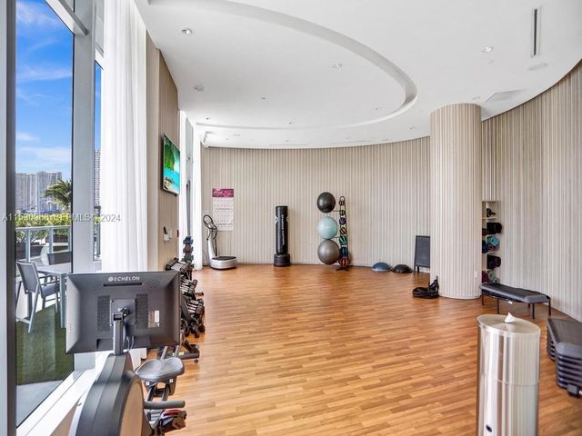 3250 NE 188th Street 207, Aventura, FL 33180