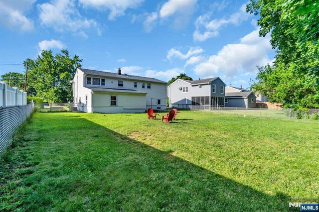 33 Oak Avenue, Pequannock Township, NJ 07440
