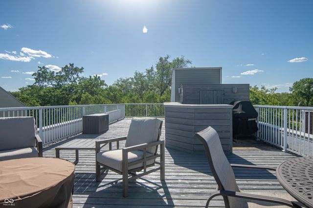 1014 Jackson Street, Columbus, IN 47201