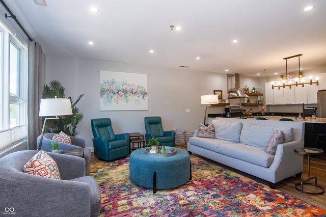 1014 Jackson Street, Columbus, IN 47201