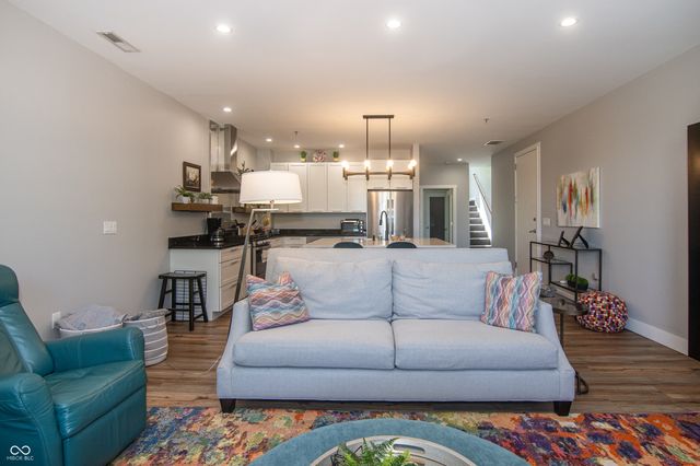 1014 Jackson Street, Columbus, IN 47201