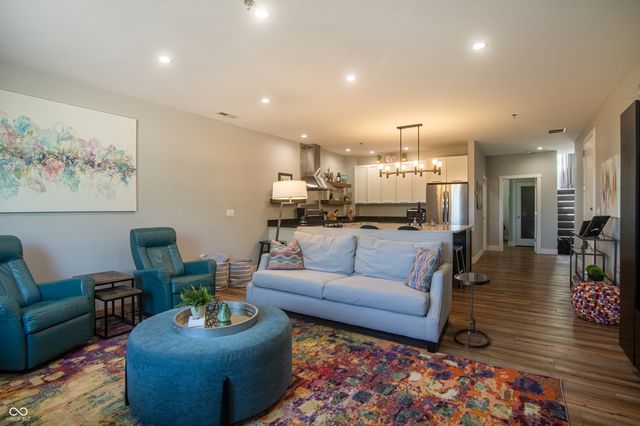 1014 Jackson Street, Columbus, IN 47201