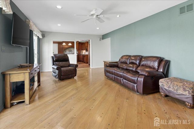 53 wexford Drive, South Brunswick, NJ 08852