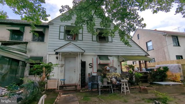 1233 CLOVER LN, Chester, PA 19013