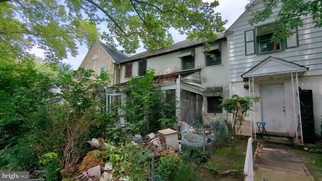 1233 CLOVER LN, Chester, PA 19013