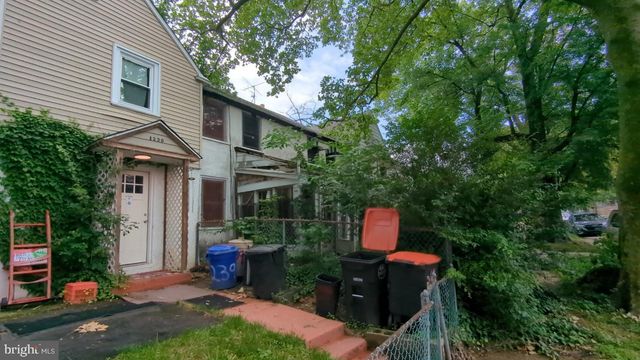 1233 CLOVER LN, Chester, PA 19013