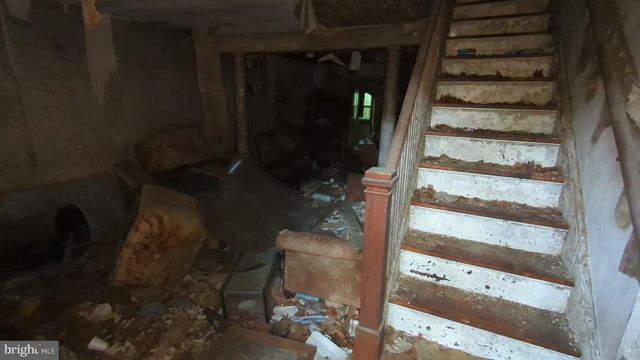 1233 CLOVER LN, Chester, PA 19013