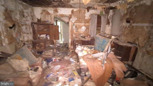 1233 CLOVER LN, Chester, PA 19013