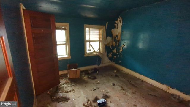 1233 CLOVER LN, Chester, PA 19013