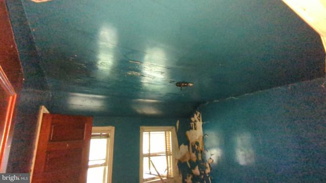 1233 CLOVER LN, Chester, PA 19013