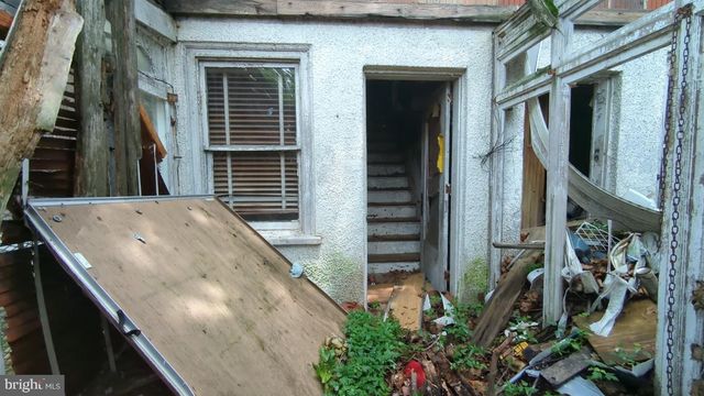 1233 CLOVER LN, Chester, PA 19013