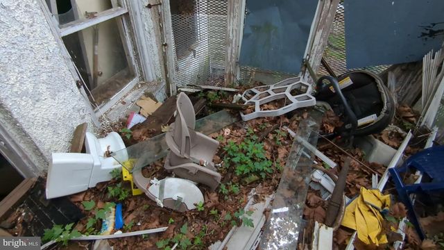 1233 CLOVER LN, Chester, PA 19013