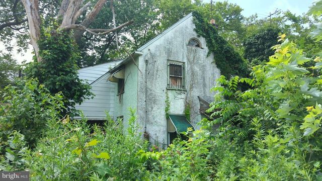 1233 CLOVER LN, Chester, PA 19013