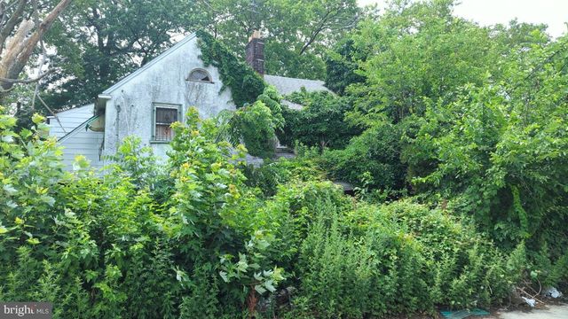 1233 CLOVER LN, Chester, PA 19013