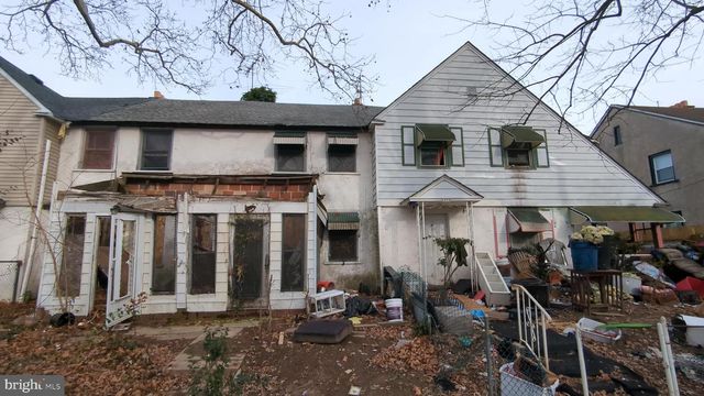 1233 CLOVER LN, Chester, PA 19013