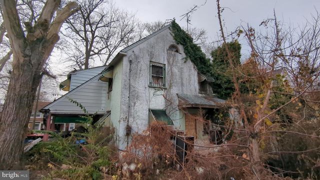 1233 CLOVER LN, Chester, PA 19013