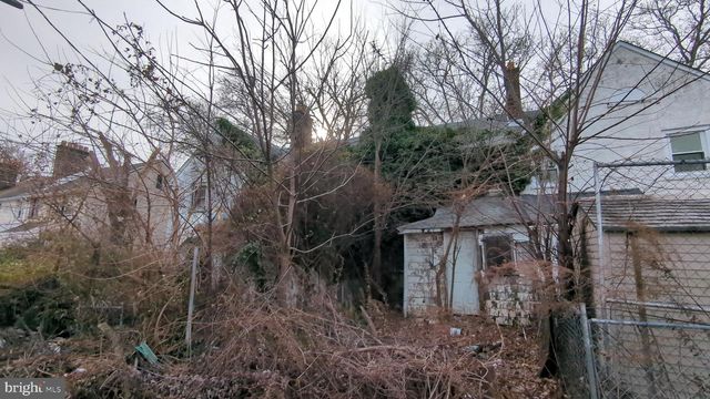 1233 CLOVER LN, Chester, PA 19013