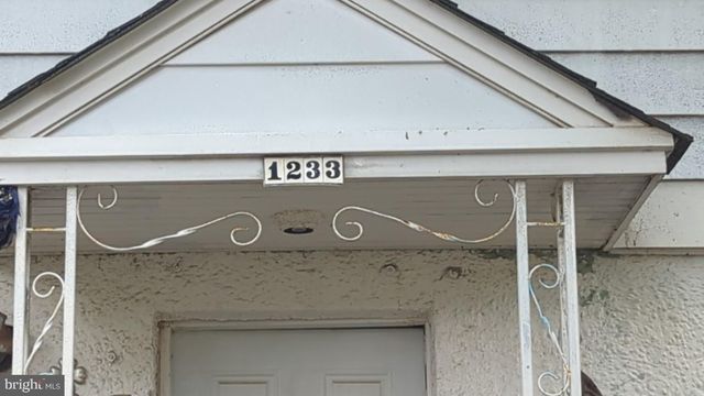 1233 CLOVER LN, Chester, PA 19013