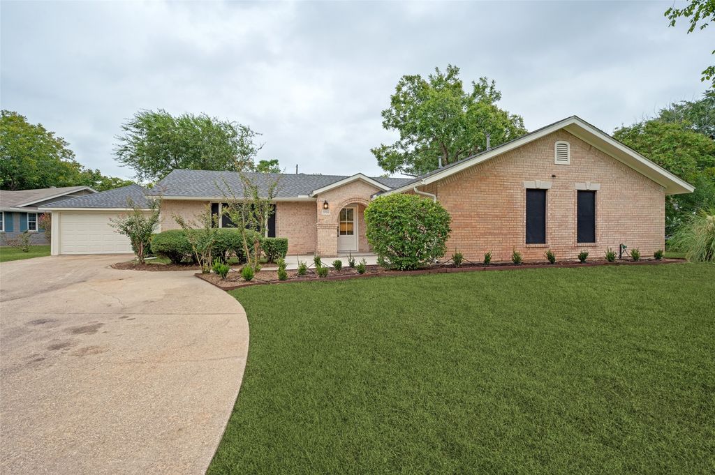 3706 Windsor Street, Irving, TX 75062 — exterior