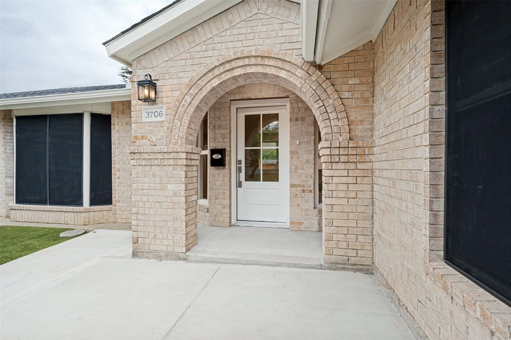 3706 Windsor Street, Irving, TX 75062 — photo 2