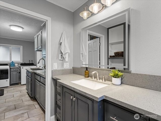 4154 MT Brynion Rd, Kelso, WA 98626