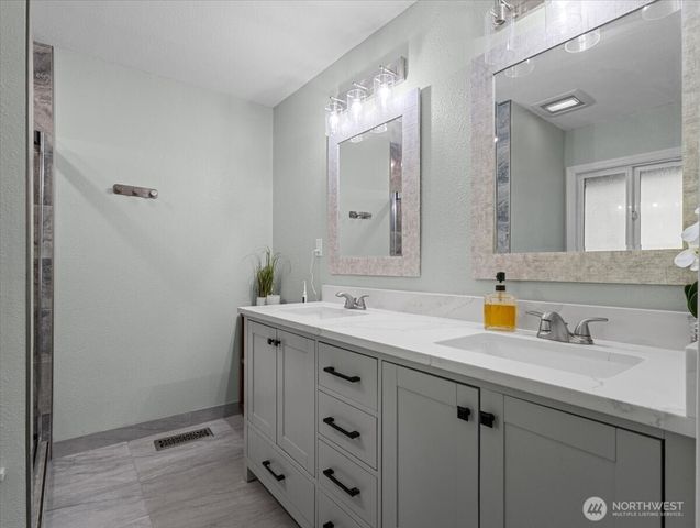 4154 MT Brynion Rd, Kelso, WA 98626