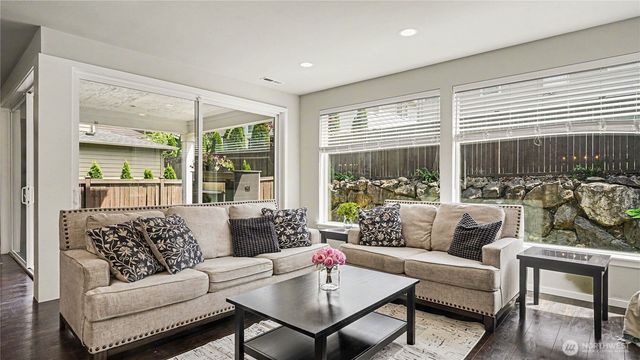 24045 SE 258th Way, Maple Valley, WA 98038