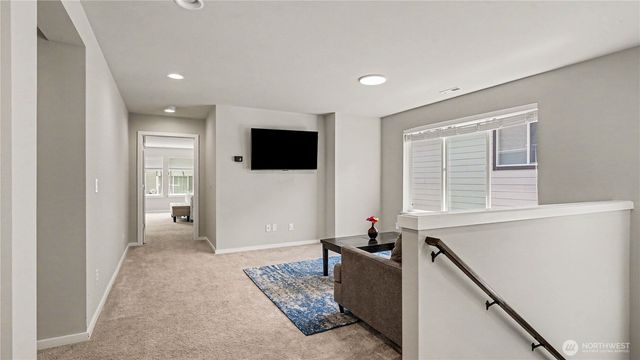 24045 SE 258th Way, Maple Valley, WA 98038