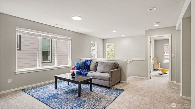 24045 SE 258th Way, Maple Valley, WA 98038