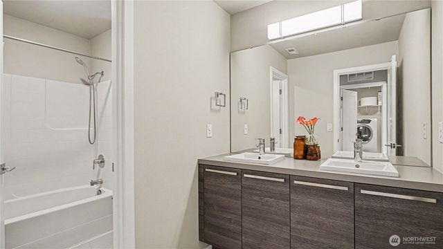 24045 SE 258th Way, Maple Valley, WA 98038