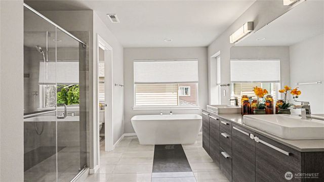 24045 SE 258th Way, Maple Valley, WA 98038