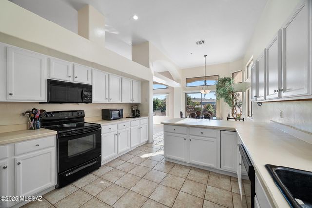 3445 S Abrego Drive, Green Valley, AZ 85614