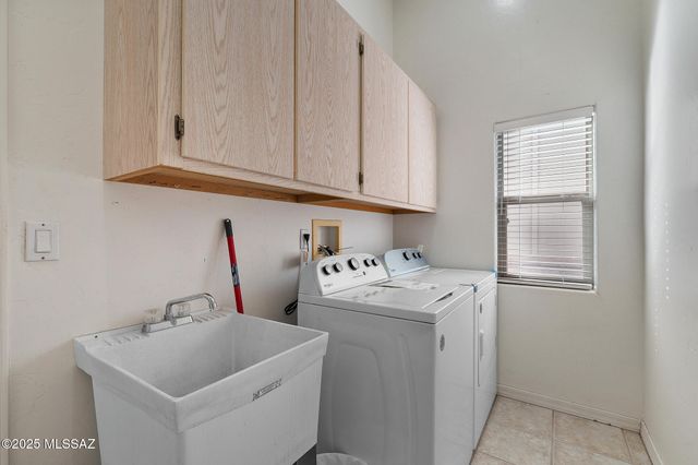 3445 S Abrego Drive, Green Valley, AZ 85614