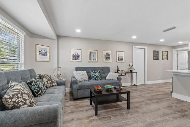 4906 W CLEVELAND STREET, Tampa, FL 33609