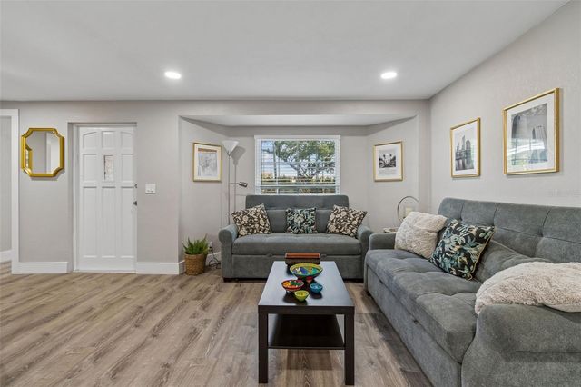 4906 W CLEVELAND STREET, Tampa, FL 33609