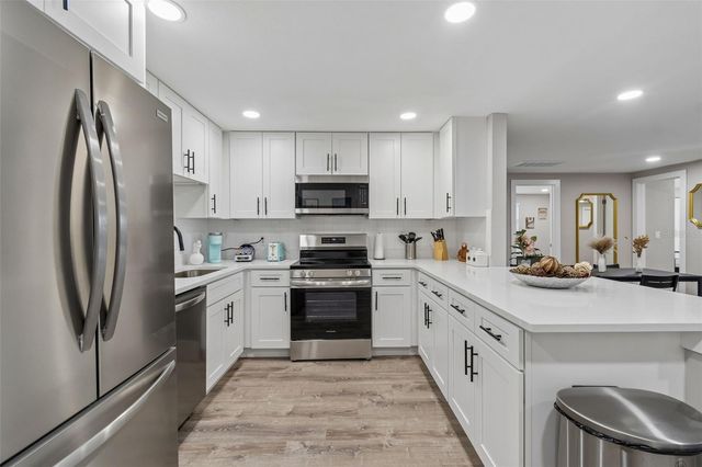 4906 W CLEVELAND STREET, Tampa, FL 33609