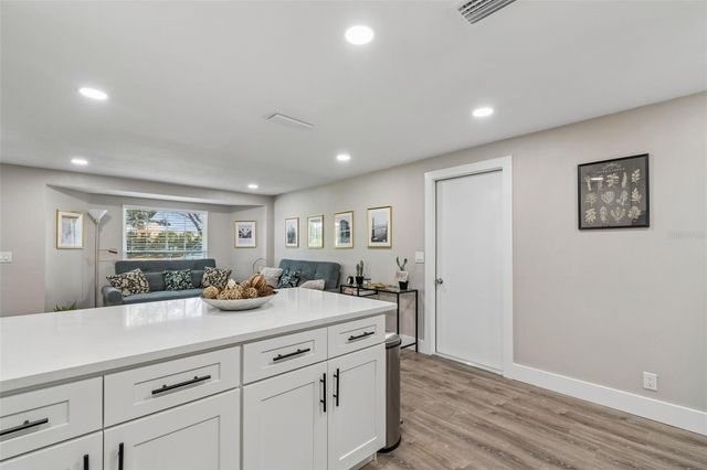 4906 W CLEVELAND STREET, Tampa, FL 33609