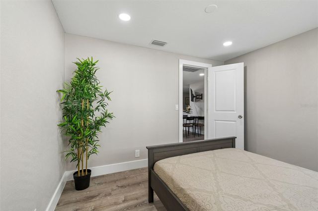 4906 W CLEVELAND STREET, Tampa, FL 33609