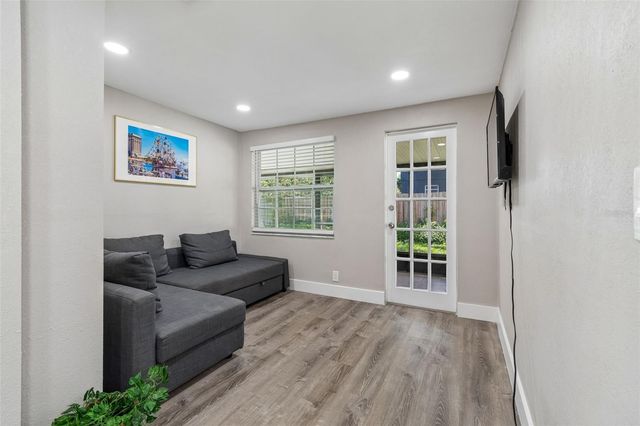 4906 W CLEVELAND STREET, Tampa, FL 33609