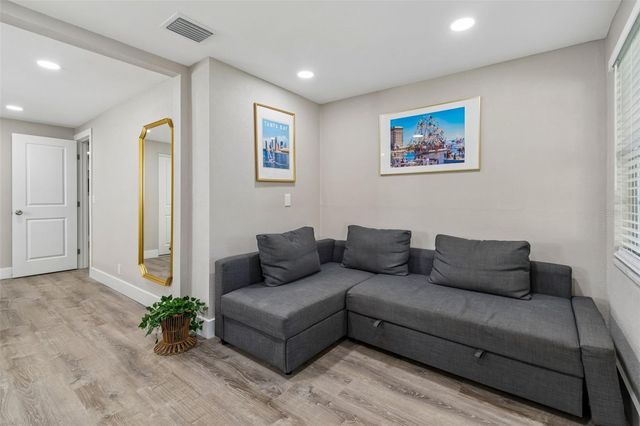4906 W CLEVELAND STREET, Tampa, FL 33609