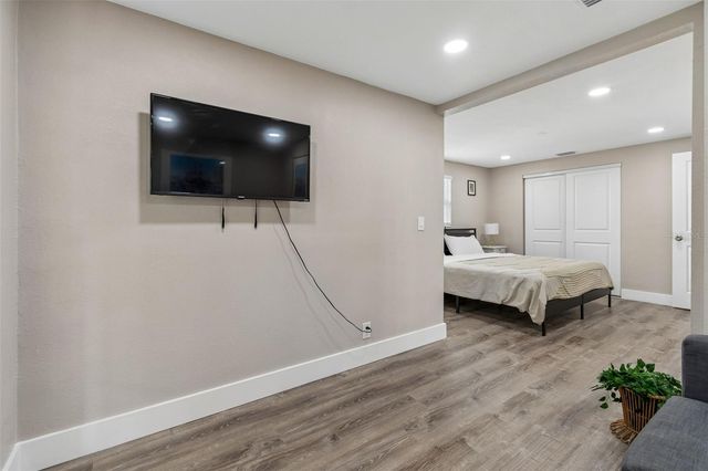4906 W CLEVELAND STREET, Tampa, FL 33609