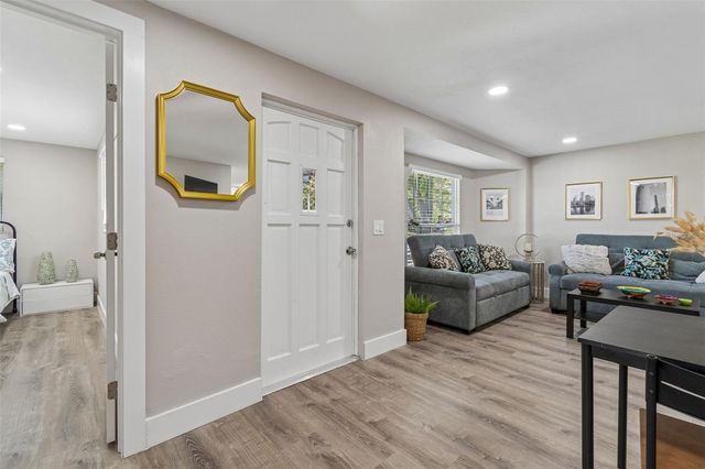 4906 W CLEVELAND STREET, Tampa, FL 33609