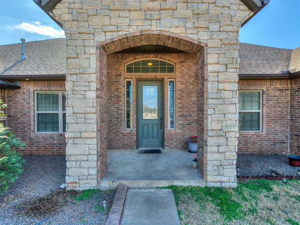 Image 2 of property listing at 5708 SE 148th Street, Oklahoma City, OK 73165