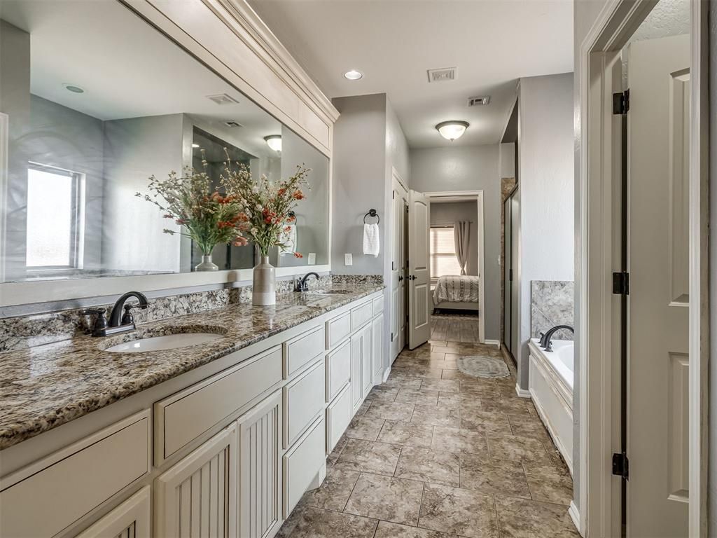 Image 27 of property listing at 5708 SE 148th Street, Oklahoma City, OK 73165