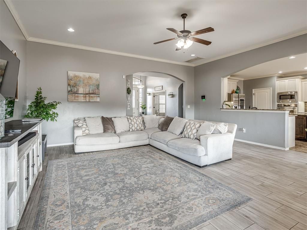 Image 9 of property listing at 5708 SE 148th Street, Oklahoma City, OK 73165