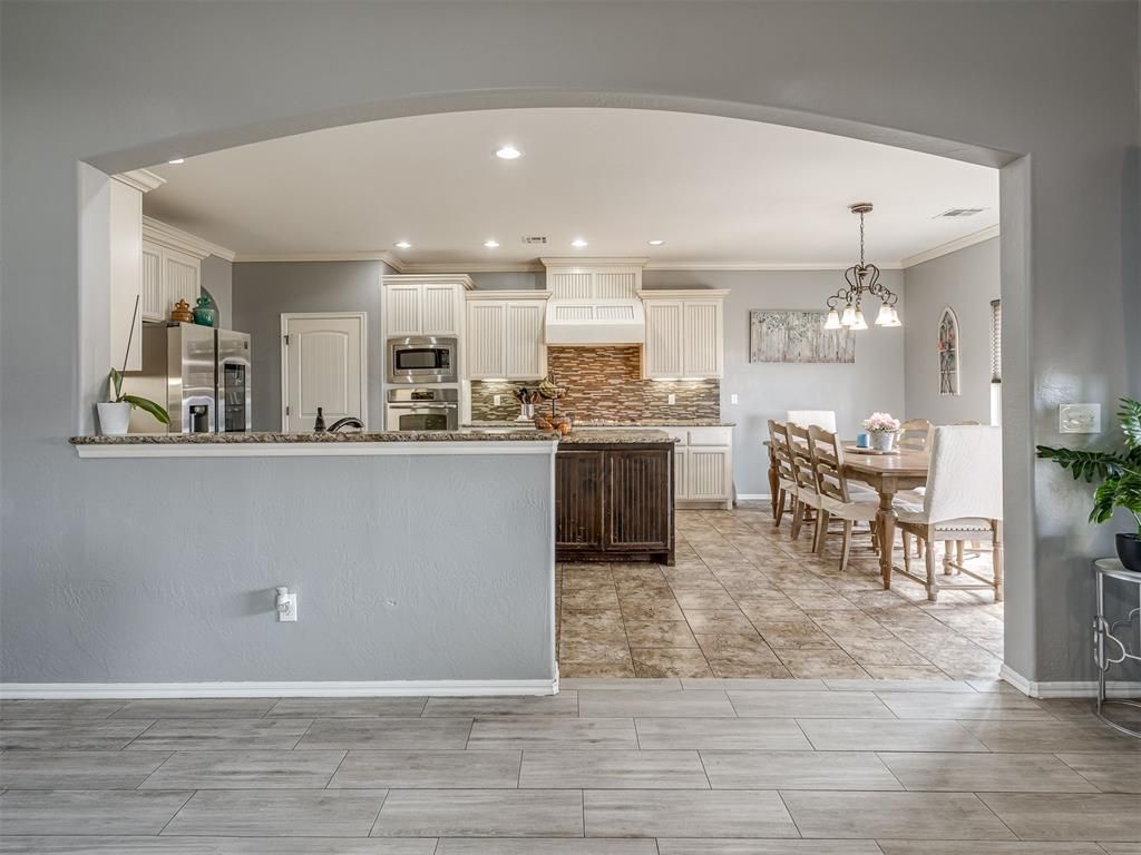 Image 10 of property listing at 5708 SE 148th Street, Oklahoma City, OK 73165