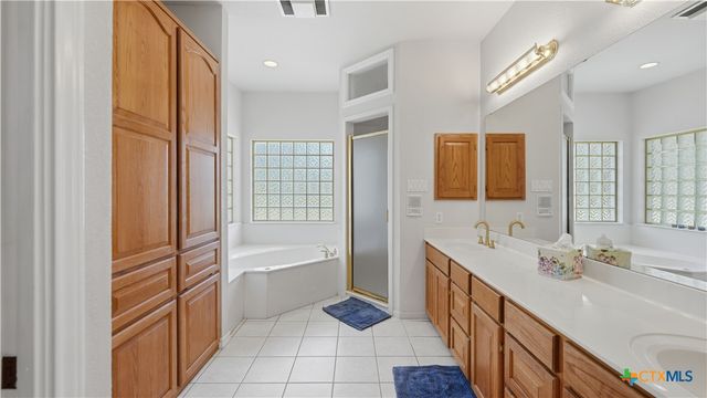 449 Hunters Trophy, New Braunfels, TX 78132