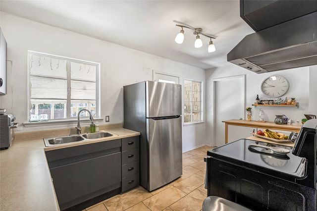 11818 Broadmoor Drive, Dallas, TX 75218