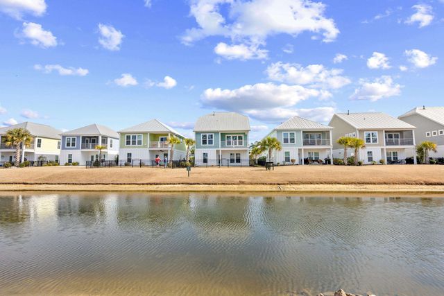 527 Chanted Dr., Murrells Inlet, SC 29576