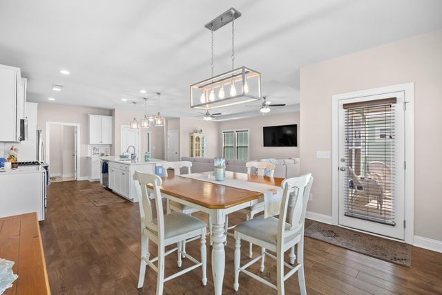 527 Chanted Dr., Murrells Inlet, SC 29576